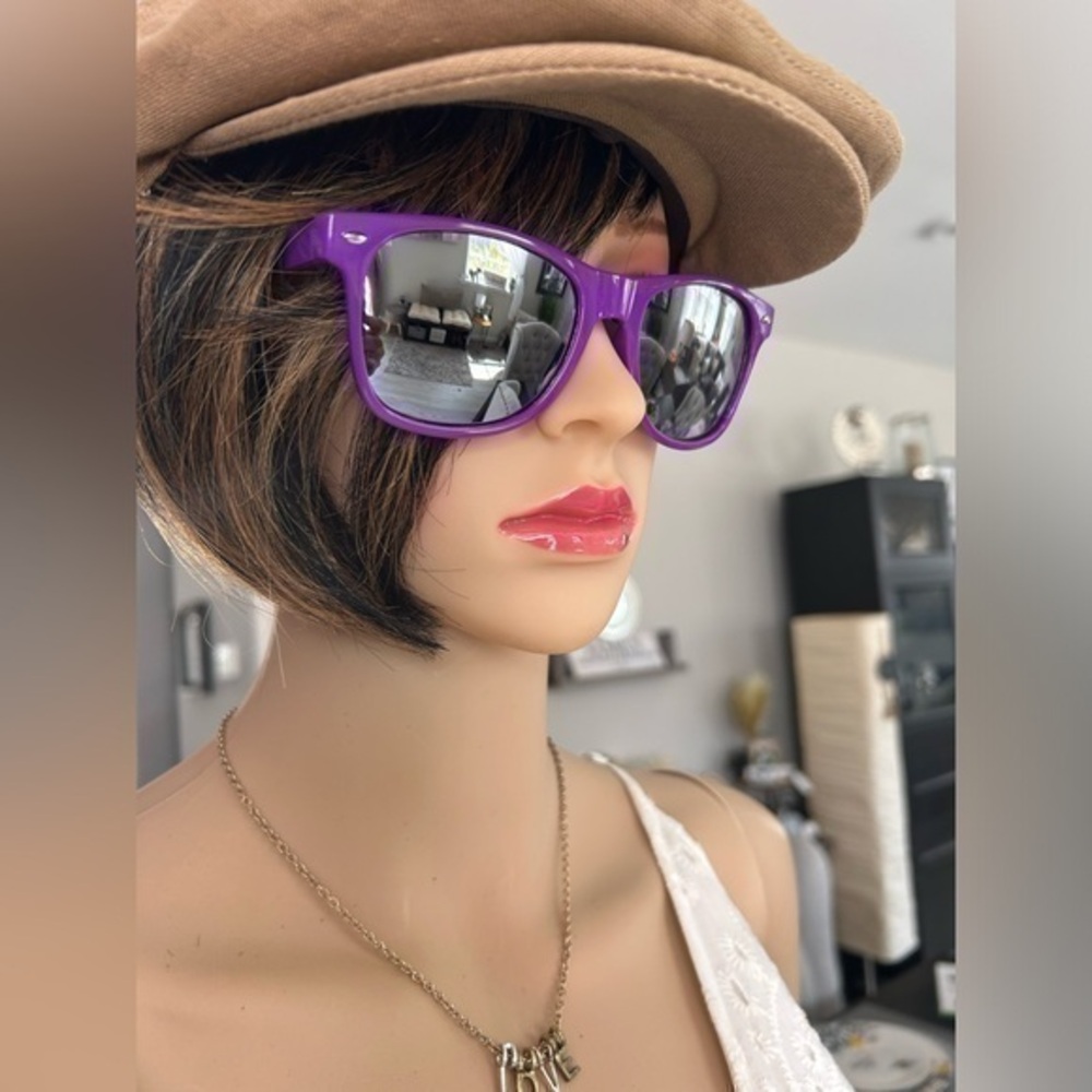 ✨ NWT Purple mirror framed sunglasses 😎 sunshades